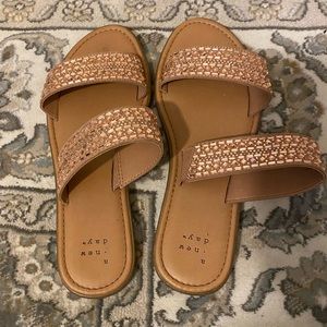 Women’s Embellished Rose Sandals• Size 5